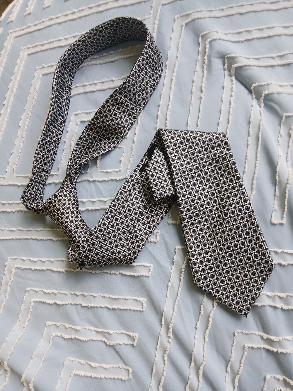 Banana Republic Black and White Micro Basketweave 100 % Silk Tie